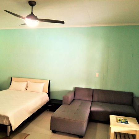 Bed and Breakfast Afrikawisa At O.R. Tambo International Airport Kempton Park Habitación foto