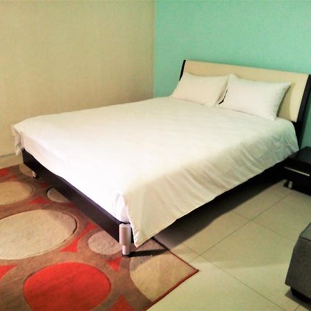 Bed and Breakfast Afrikawisa At O.R. Tambo International Airport Kempton Park Habitación foto