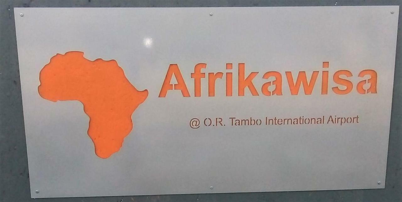 Bed and Breakfast Afrikawisa At O.R. Tambo International Airport Kempton Park Exterior foto